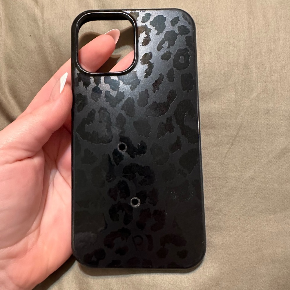MIDNIGHT LEOPARD LOOPY. 12 PRO MAX.